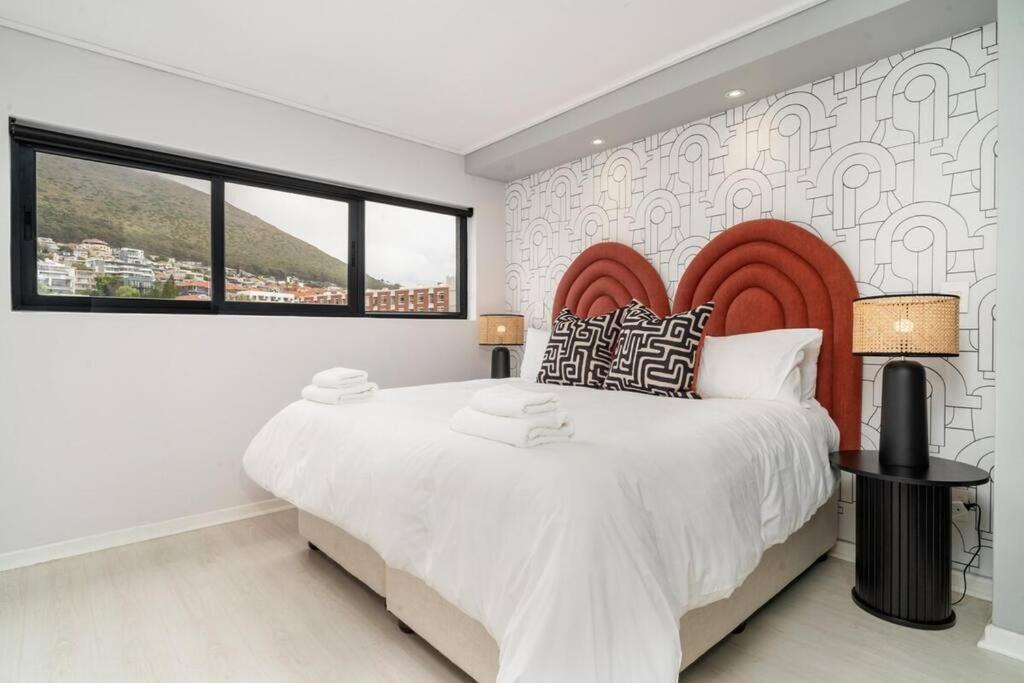 Styled Top Floor Apartment, With Back-Up Power Cape Town Bagian luar foto