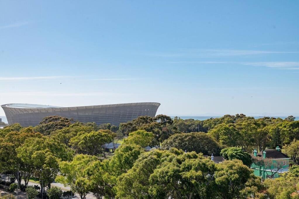 Styled Top Floor Apartment, With Back-Up Power Cape Town Bagian luar foto