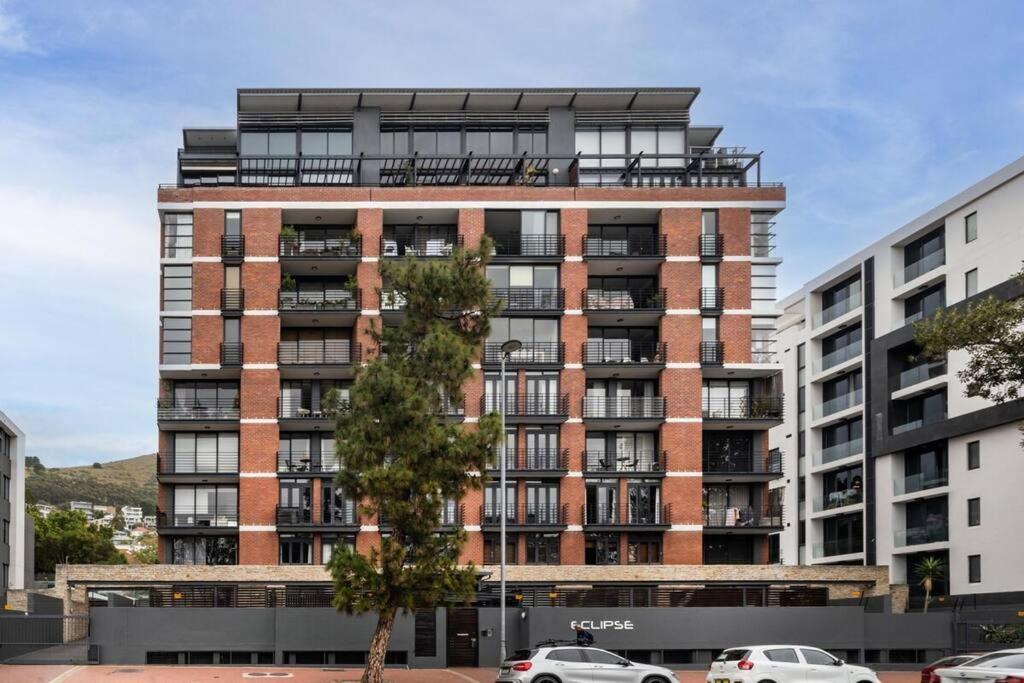 Styled Top Floor Apartment, With Back-Up Power Cape Town Bagian luar foto