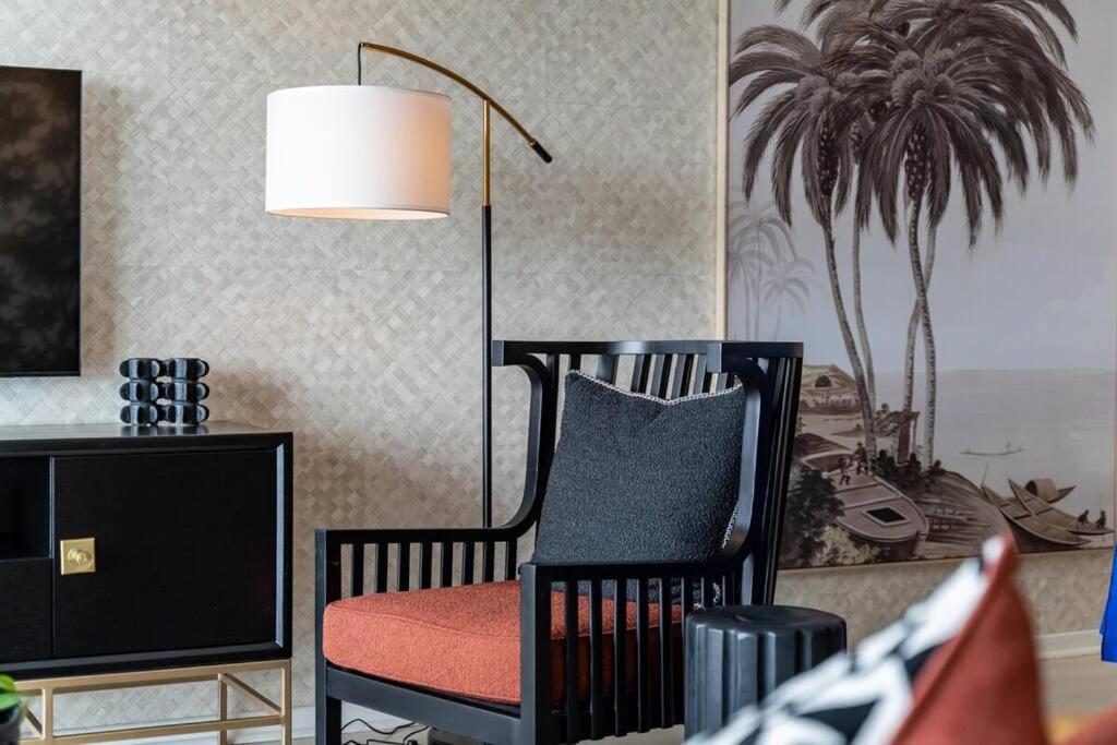 Styled Top Floor Apartment, With Back-Up Power Cape Town Bagian luar foto